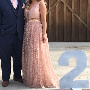 Prom dress size 6 not sure if the brand